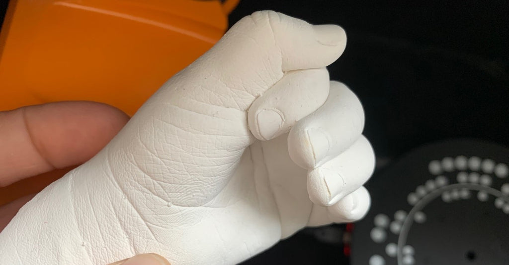 3D scanning a cast of a hand
